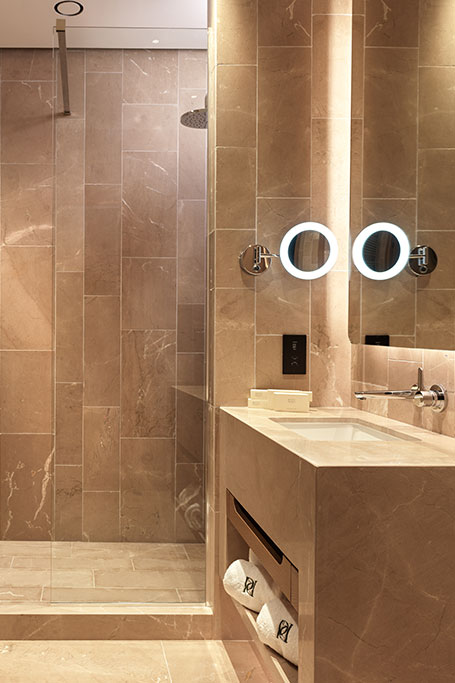 Junior Scenic Shower
